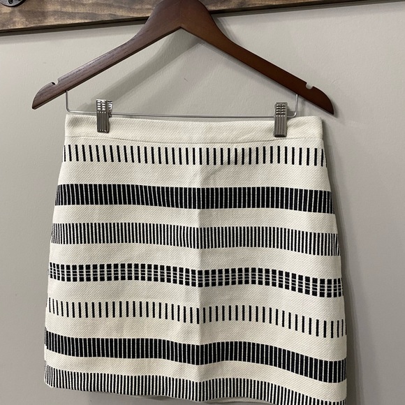 NWOT Zara skirt in cream and black. Women’s size M - Picture 3 of 13